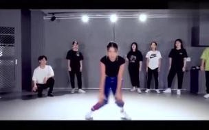 有没有简单易学又适合大合唱的英文歌曲 易学的英文歌